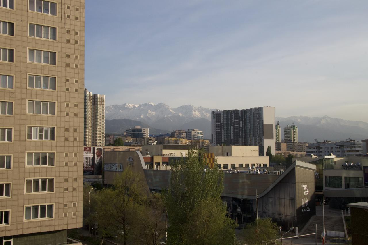Deluxe Plaza Hotel Almaty Eksteriør billede