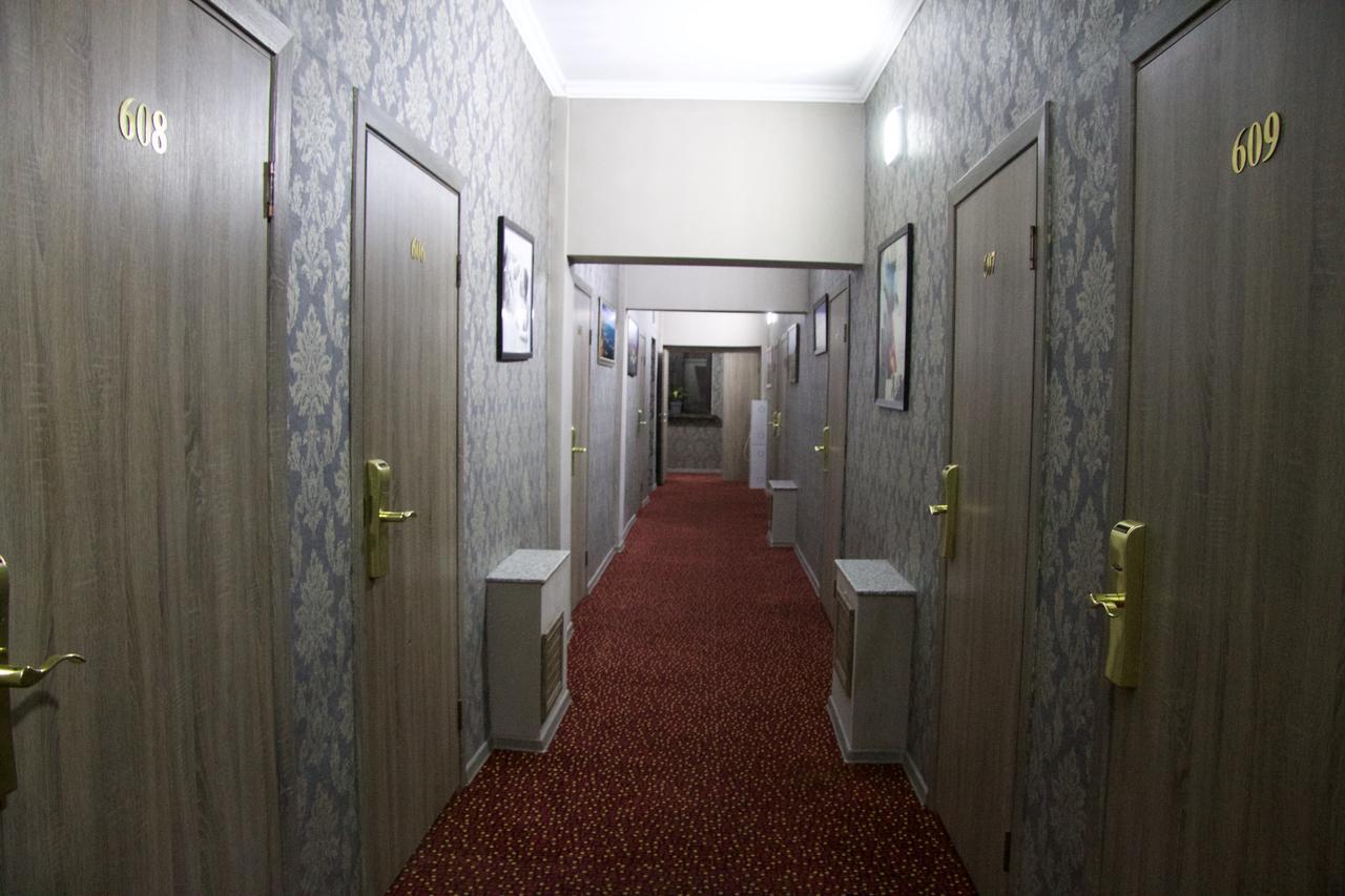 Deluxe Plaza Hotel Almaty Eksteriør billede