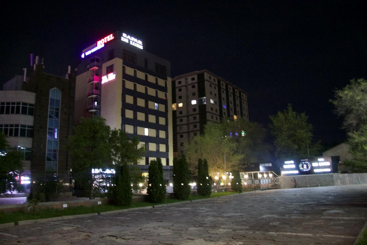 Deluxe Plaza Hotel Almaty Eksteriør billede